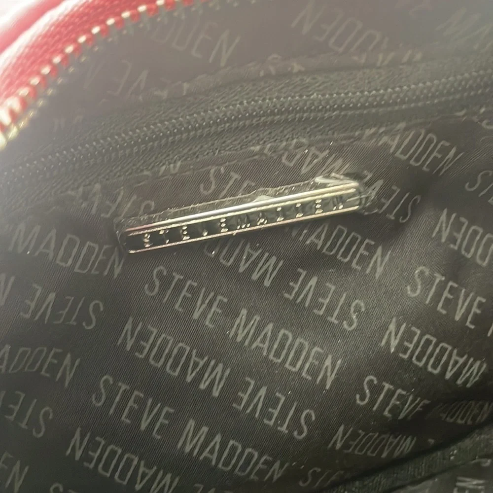 Brand New Steve Madden Raspberry Quilt Stitch Chain Wide Strap Crossbody Purse